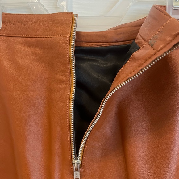 Lamb leather Brown Mini Ruffle Accent Understated Leather Austin TX Medium - Picture 4 of 12